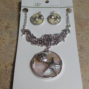 🐾 2 For $16 Sea Life Bib Medallion Necklace Set